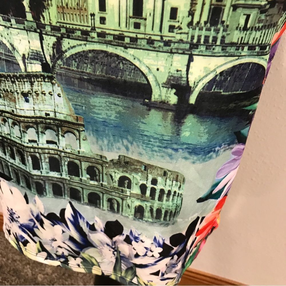 Sleeveless Multicolor Cityscape Bodycon Dress - Picture 5 of 13